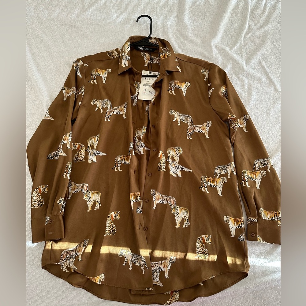 ANIMAL PRINT TOP- Zara: new with tags!!